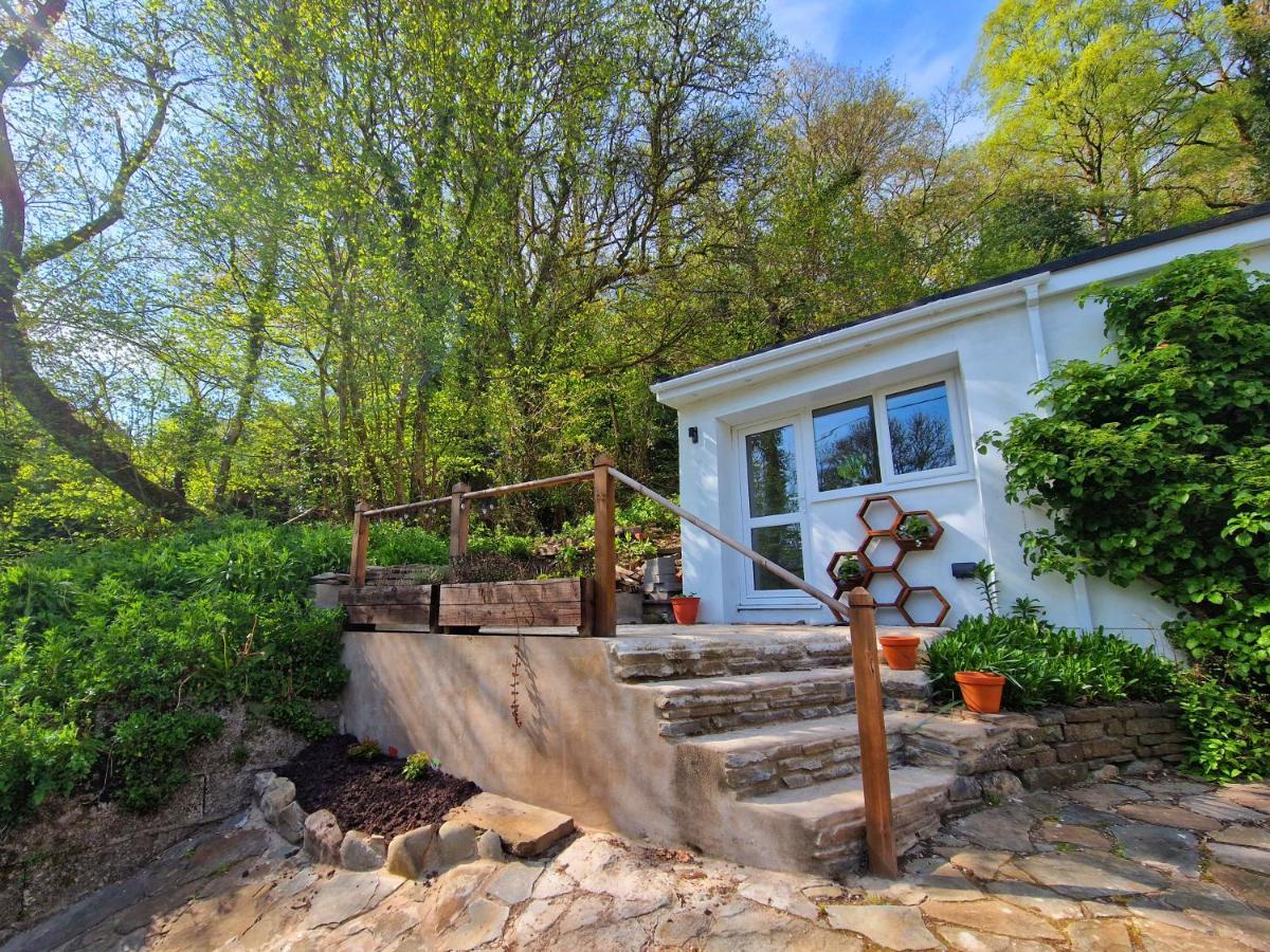 Dan Y Coed Apartment Pontneddfechan Bagian luar foto